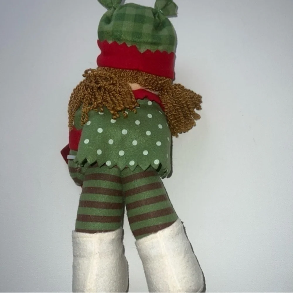 Avon Christmas‎ Caroler Little Girl On Metal Doll Plush 🔥🔥 (G)